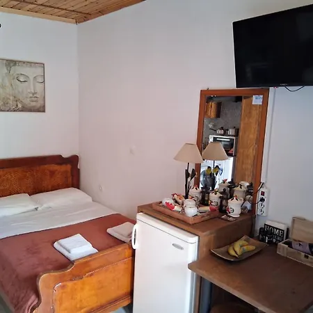 George's Apartman Párosz